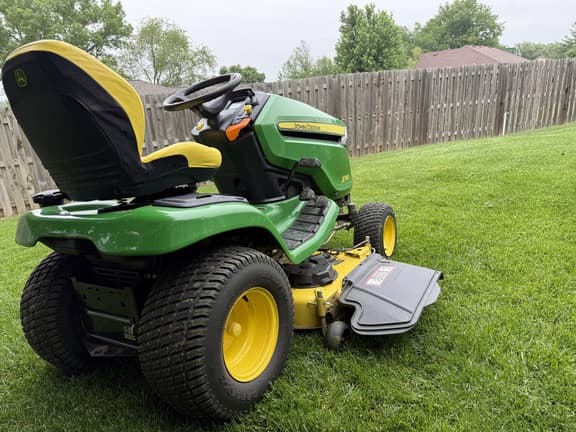 Image of John Deere X380 equipment image 3