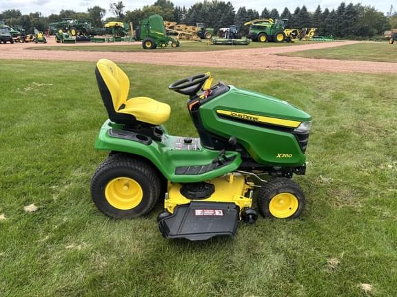 Image of John Deere X380 equipment image 3