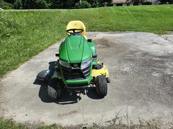 Image of John Deere X380 equipment image 3