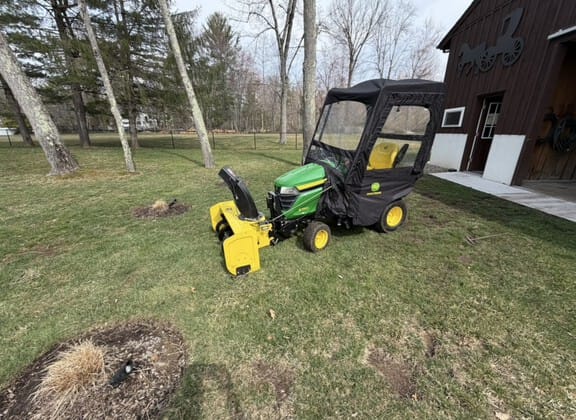 2021 John Deere X380 Equipment Image0