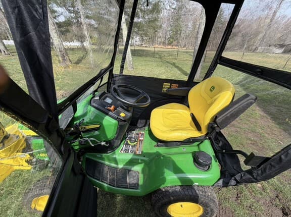 Image of John Deere X380 equipment image 1