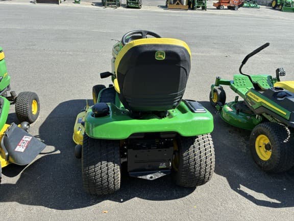 Image of John Deere X380 equipment image 4