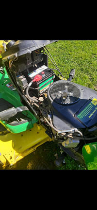 Image of John Deere X380 equipment image 3