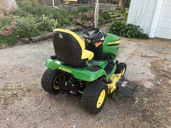 Image of John Deere X384 equipment image 4