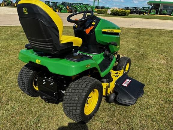 Image of John Deere X384 equipment image 1