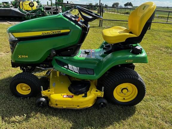 Image of John Deere X384 equipment image 3