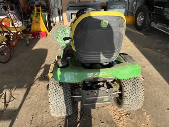 Image of John Deere X384 equipment image 1