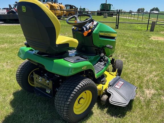 Image of John Deere X384 equipment image 4