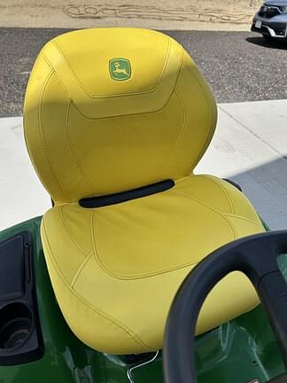 Image of John Deere X390 equipment image 3