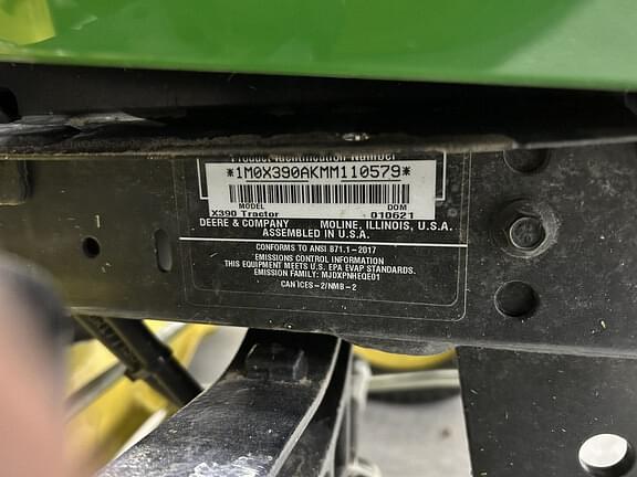 Image of John Deere X390 equipment image 1