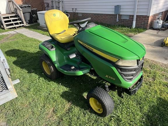 Image of John Deere X390 equipment image 2