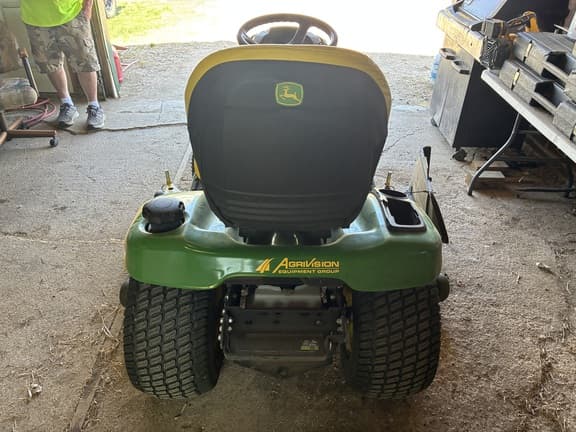Image of John Deere X390 equipment image 3