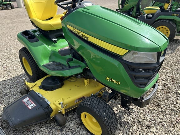 2021 John Deere X390 Equipment Image0