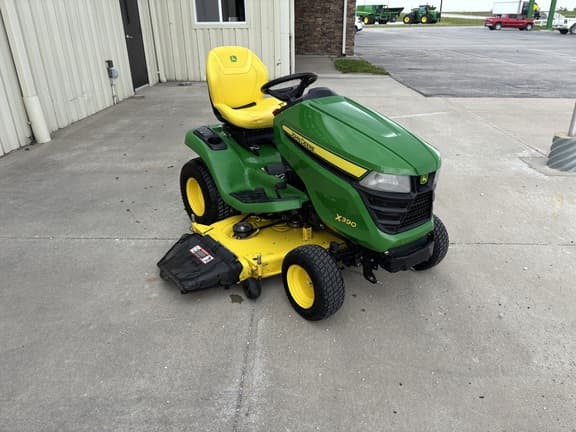 Image of John Deere X390 equipment image 1