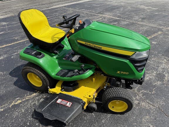 Image of John Deere X390 equipment image 2