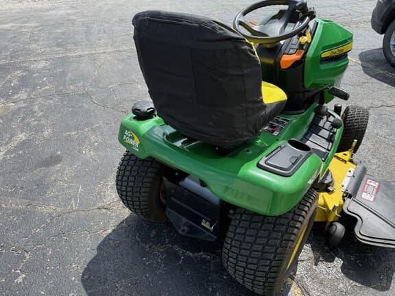 Image of John Deere X390 equipment image 3