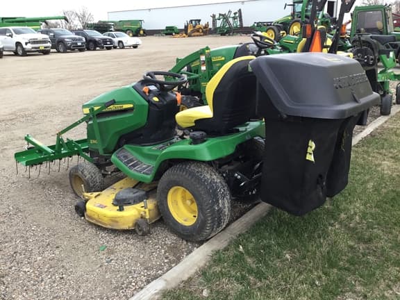 Image of John Deere X390 equipment image 3