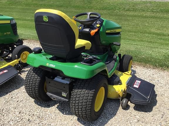 Image of John Deere X390 equipment image 3