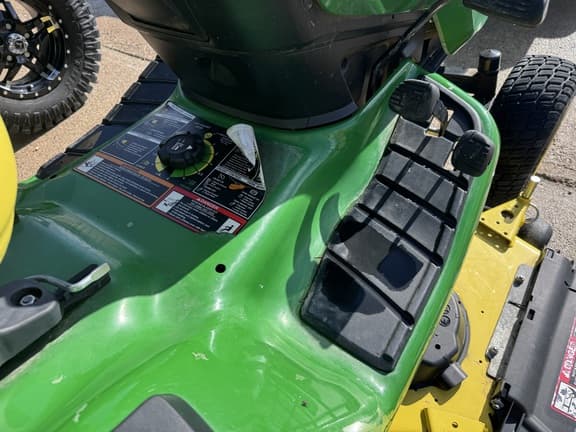Image of John Deere X390 equipment image 3