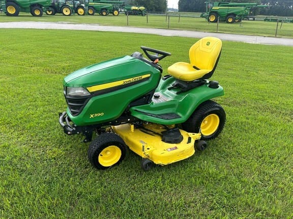 2021 John Deere X390 Equipment Image0