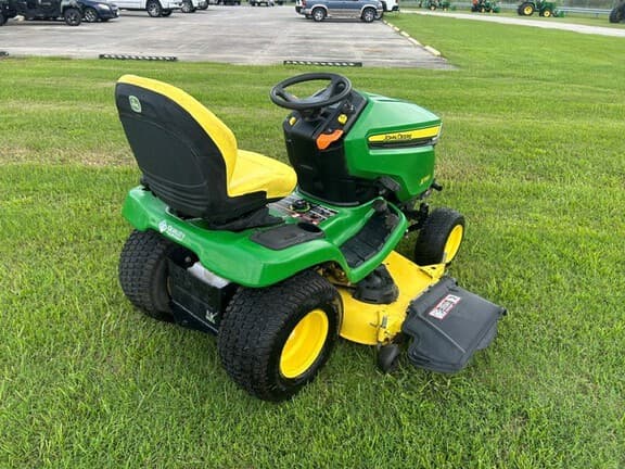 Image of John Deere X390 equipment image 4