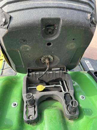 Image of John Deere X390 equipment image 4