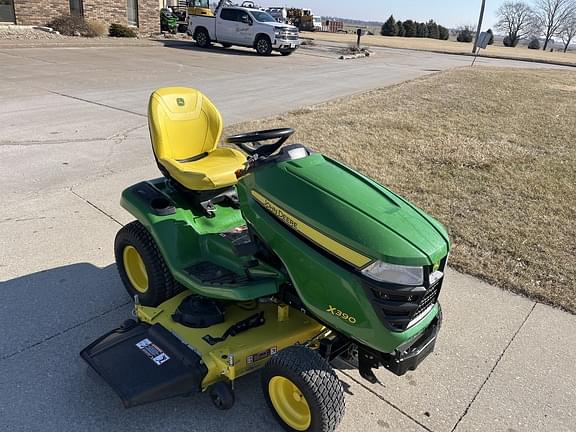 Image of John Deere X390 equipment image 2