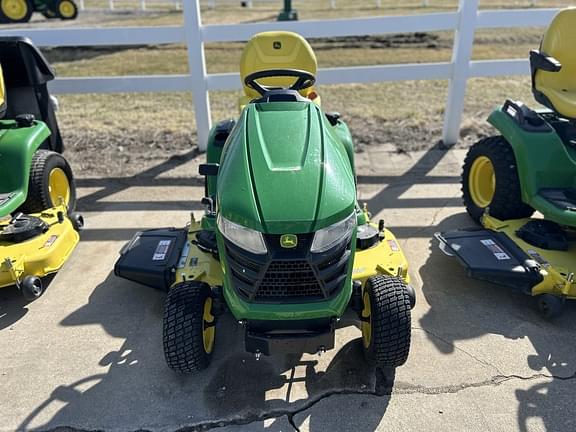 Image of John Deere X390 equipment image 1