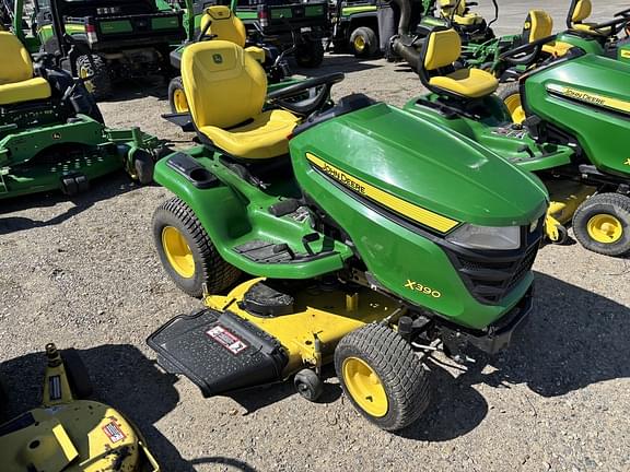 Image of John Deere X390 equipment image 1