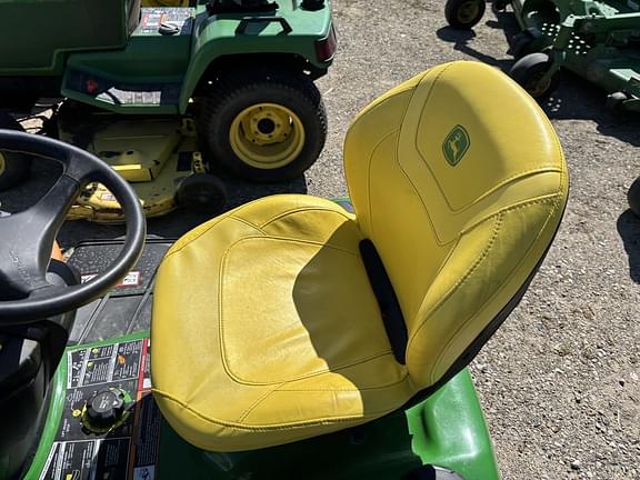 Image of John Deere X390 equipment image 4