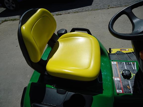 Image of John Deere X570 equipment image 4