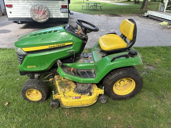 2021 John Deere X570 Equipment Image0