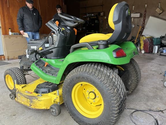 Image of John Deere X570 equipment image 3