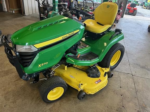 Image of John Deere X570 equipment image 1