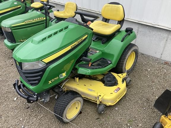 Image of John Deere X570 equipment image 1