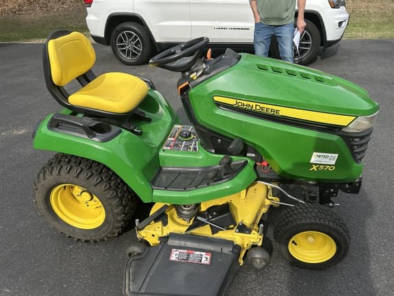 Image of John Deere X570 equipment image 2