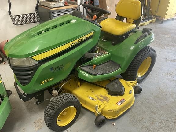 Image of John Deere X570 equipment image 1