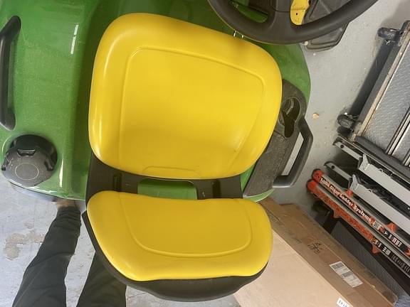 Image of John Deere X570 equipment image 4