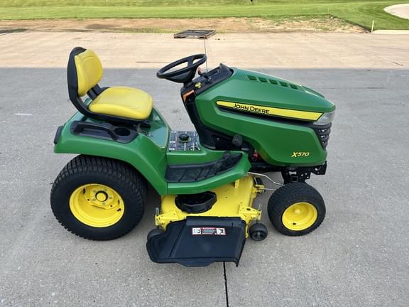 Image of John Deere X570 equipment image 2