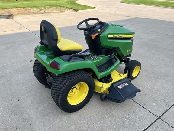 Image of John Deere X570 equipment image 3