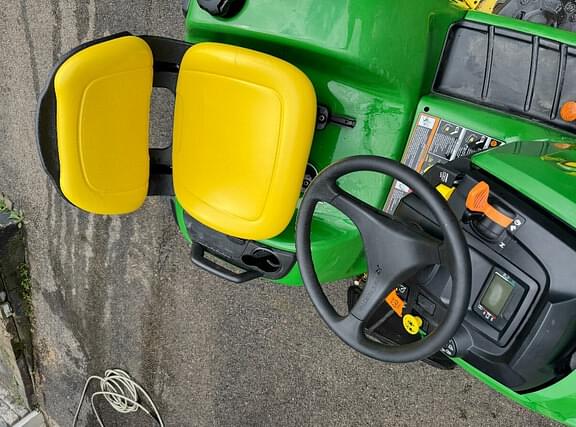Image of John Deere X570 equipment image 3
