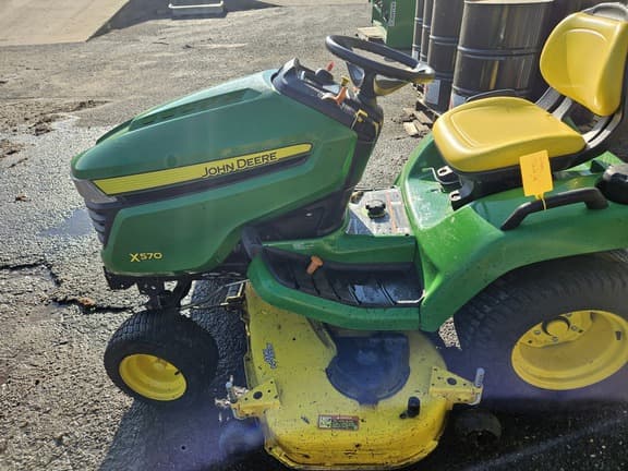 Image of John Deere X570 equipment image 1