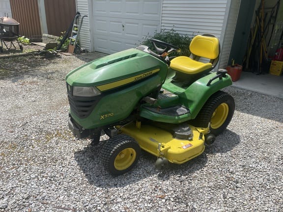 2021 John Deere X570 Equipment Image0