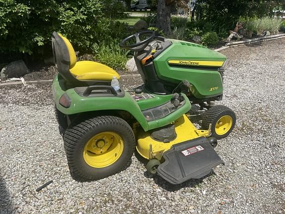 Image of John Deere X570 equipment image 3