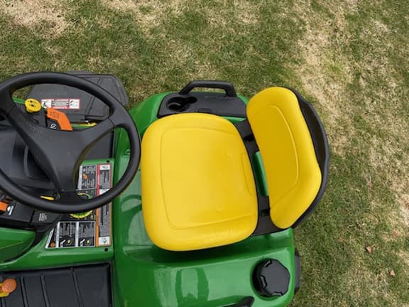 Image of John Deere X570 equipment image 3