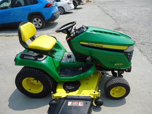 Image of John Deere X570 equipment image 2