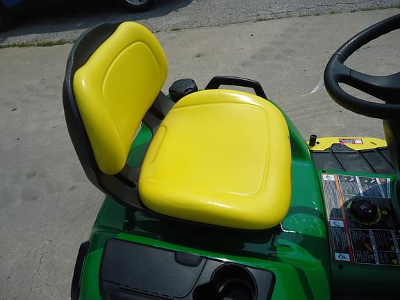 Image of John Deere X570 equipment image 4