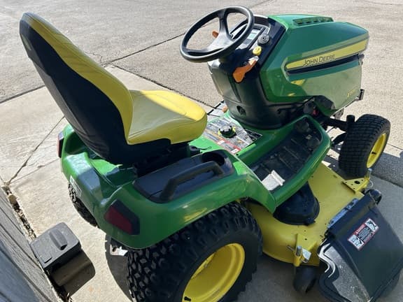 Image of John Deere X580 equipment image 2