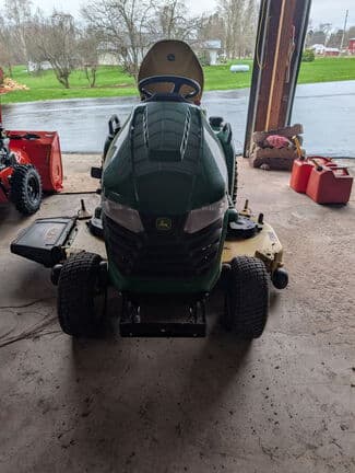 Image of John Deere X580 equipment image 3