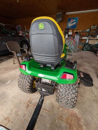 Image of John Deere X580 equipment image 4